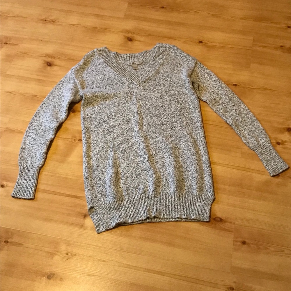 Grey/black/white sweater